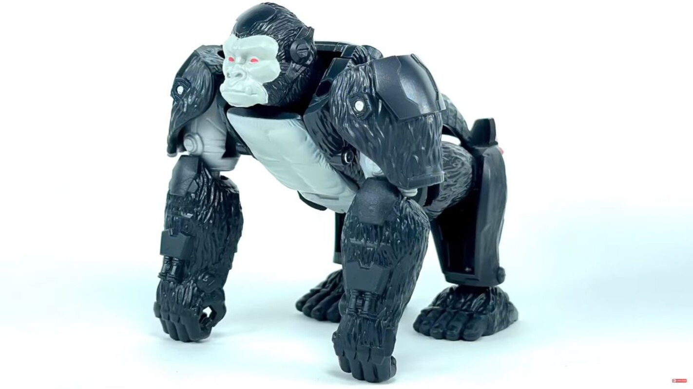 Transformers Authentics Optimus Primal Bravo Class In Hand Images